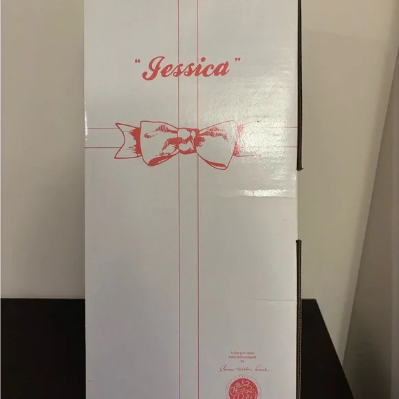 Vintage Hamilton Collection “Jessica” - Picture 3 of 8